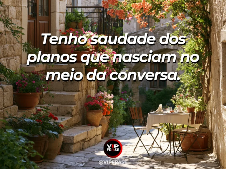 Arte de frase de saudade com caminho florido até pequeno café de vila.