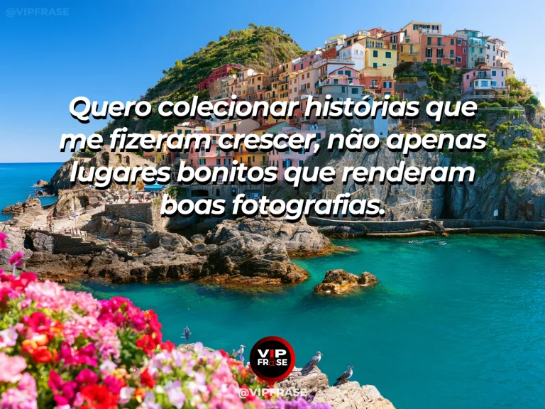 Frase de status sobre histórias que valem mais que fotos com caderno de viagens aberto sobre mirante de montanhas.
