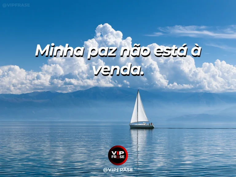 Frase para status sobre paz interior acima de tudo, com lago alpino calmo cercado por montanhas iluminadas pelo nascer do sol.