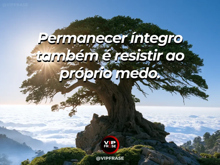 Frase de força sobre integridade em tempos de medo, com carvalho solitário resistindo ao vento em campo alpino diante de nuvens densas.