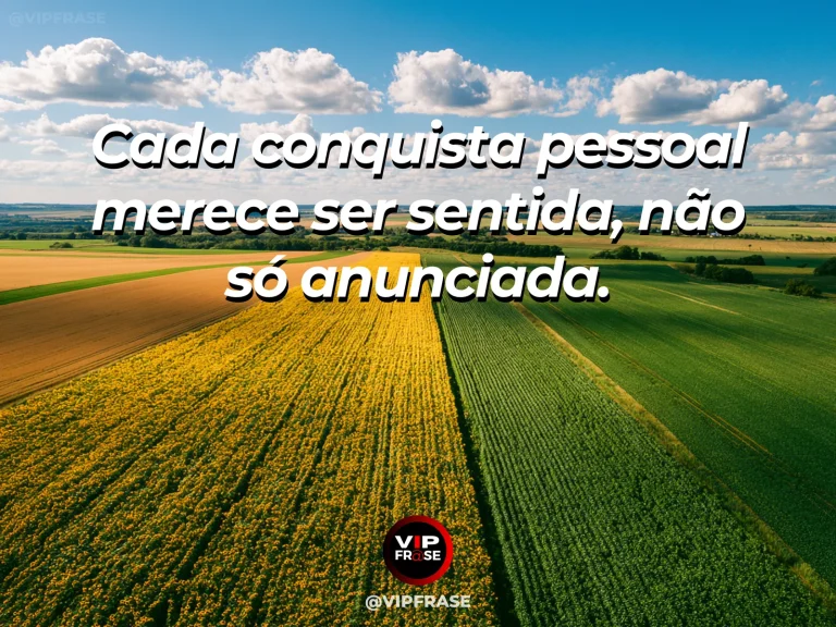 Mensagem de felicidade sobre alegria de conquistar espaço, com escadaria de pedra para mirante florido.