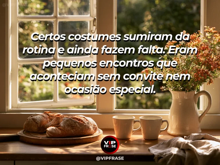 Mensagem de saudade sobre pequenos rituais, grandes ausências, com chaleira e xícaras em cozinha clara com flores.