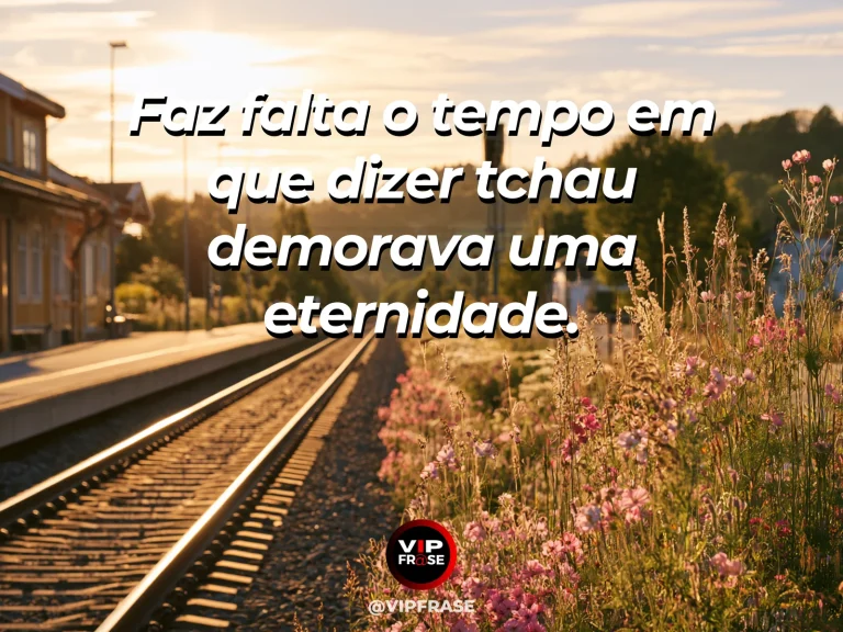 Mensagem de saudade sobre saudade das despedidas demoradas, com calçada com bicicletas e flores ao pôr do sol.
