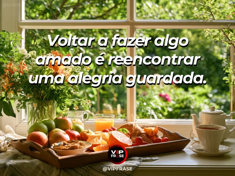 Mensagem sobre felicidade e felicidade no reencontro com um hobby, com paint brushes and colorful watercolor palette by flowered iluminado pelo sol window.