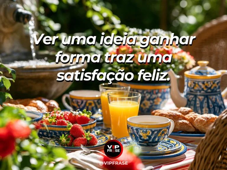 Mensagem sobre felicidade e o prazer de admirar algo pronto, com handmade ceramic vase filled with fresh blooms beside sunlight.