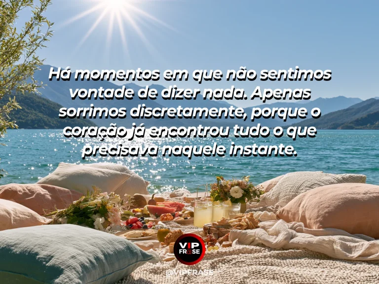 Mensagem sobre felicidade e o silêncio de quem está verdadeiramente feliz, com serene luminous garden bench under cherry blossoms.