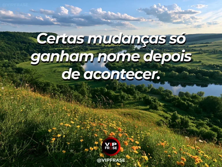 Mensagem sobre a vida com curva de rio atravessando campos verdes.