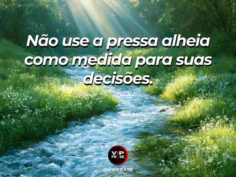 Frase de sabedoria sobre pressão alheia nas escolhas, com trilha serena no campo com céu azul ao lado de estrada mais movimentada ao longe.