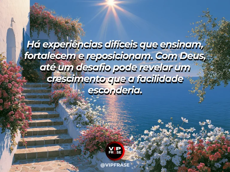 Frase sobre Deus com escadaria de pedra subindo uma encosta verde até um mirante ensolarado.