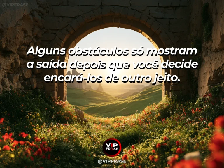 Mensagem de superação com muro de pedra com abertura para um jardim iluminado, simbolizando obstáculos que podem revelar passagem.