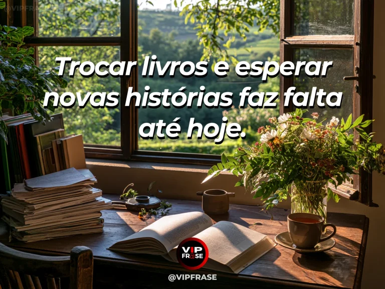Mensagem sobre saudade, com pilha de livros sem texto visível em banco de jardim florido.