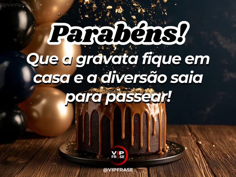 Mensagem de parabéns com bolo de chocolate, balões dourados e pretos e detalhes brilhantes sobre mesa de madeira.