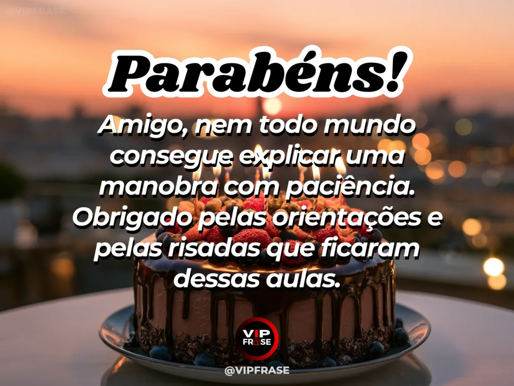 Mensagem de aniversário para amigo sobre gratidao, em cenário festivo com bolo e balões.