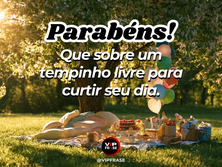 Mensagem de aniversário para WhatsApp sobre tranquilidade, com relaxed birthday picnic on a sunny green garden lawn with small cake.