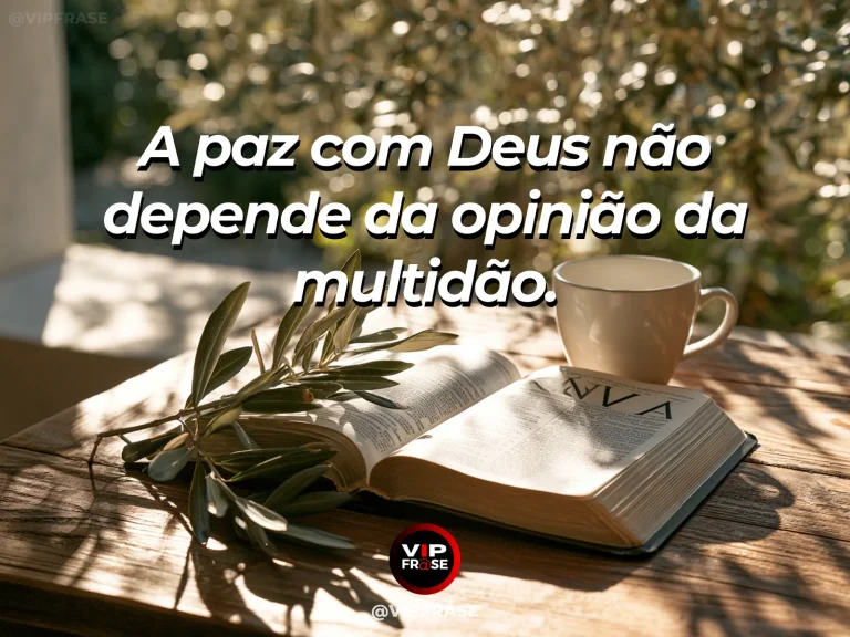 Arte com frase de paz sobre paz com Deus, em cenário de natureza e luz suave.