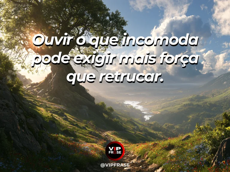 Frase de força sobre quando a crítica chega, ilustrada por um cedro antigo com ramos abertos sobre uma trilha de pedras.