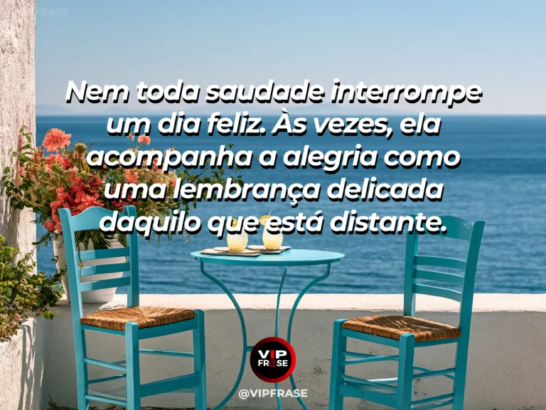 Frase sobre saudade com cadeiras coloridas junto a lago com flores e céu azul.