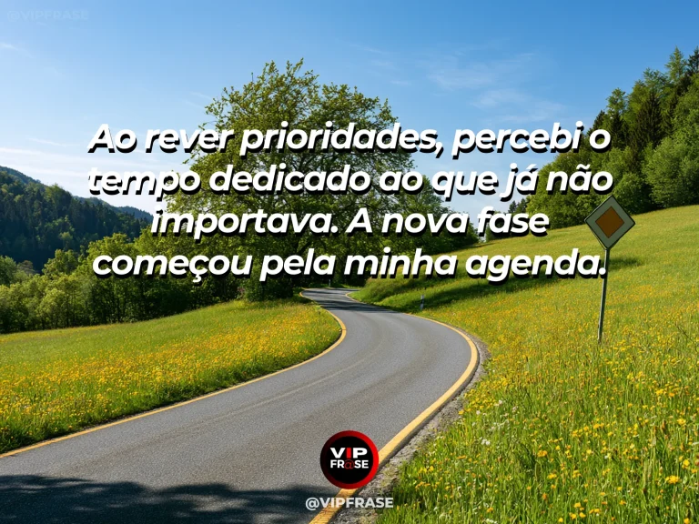 Mensagem sobre recomeço e reavaliar prioridades para iniciar rotina mais alinhada, com mesa minimalista com agenda fechada e ramo floral em luz natural.