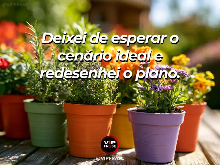 Mensagem de recomeço sobre redesenhar um plano com recursos que já existem, em mesa de madeira com materiais de jardinagem e sementes.