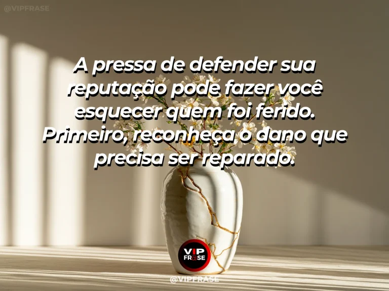 Frase de sabedoria sobre reparação antes da reputação, com vaso de cerâmica reparado junto a rosas e janela luminosa.