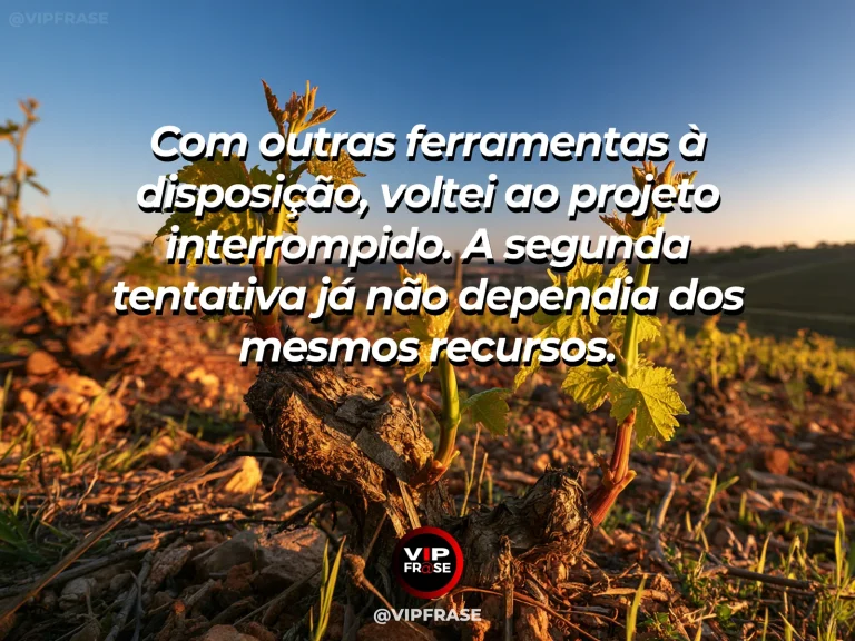 Mensagem de recomeço sobre reconstruir um projeto com outros recursos, em bancada artesanal com ferramentas novas e móvel em restauração.