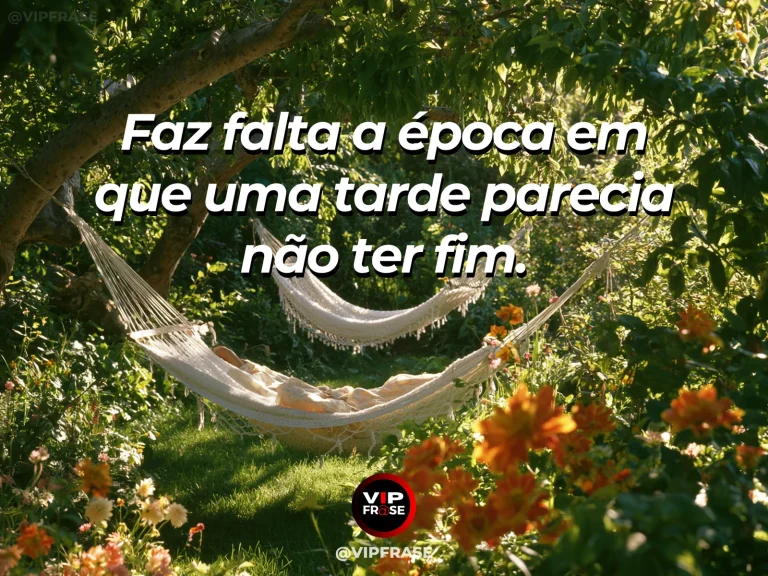 Frase sobre saudade com balanço infantil vazio sob árvore de flores.