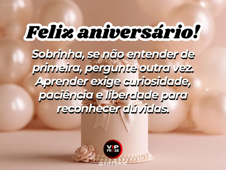 Mensagem de aniversário para sobrinha sobre sabedoria, com cena festiva de birthday cake surrounded by open blank notebooks pink blooms and .