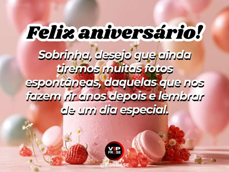 Mensagem de aniversário para sobrinha sobre familia, com cena festiva de vintage instant camera beside pastel birthday cake printed blank .