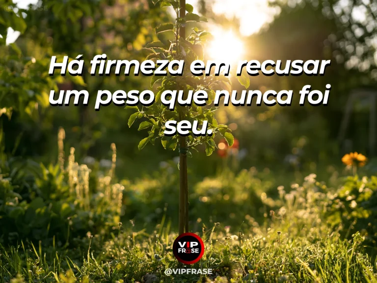 Frase de força sobre soltar o peso injusto, com trilha que contorna um imenso bloco de pedra deixando-o fora do caminho.