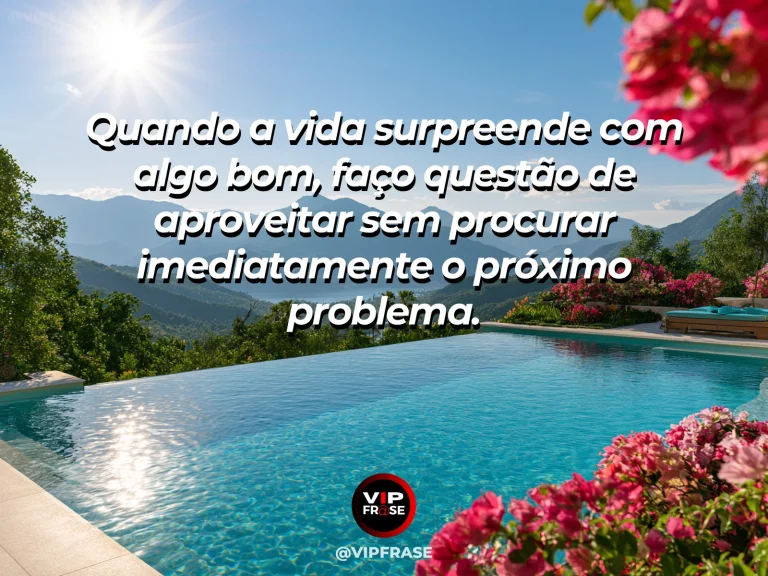 Arte com frase para status sobre aproveitar a alegria presente, com pôr do sol radiante sobre vinhedos e mesa de celebração ao ar livre.