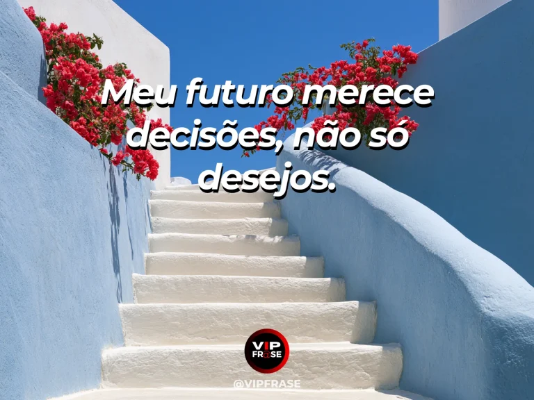 Arte com frase para status sobre decidir e agir pelo futuro, com encruzilhada de trilhas entre campos verdes e montanhas ao amanhecer.