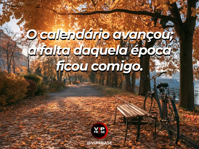 Mensagem de saudade sobre a falta de uma época vivida, com relógio antigo diante de um jardim luminoso.