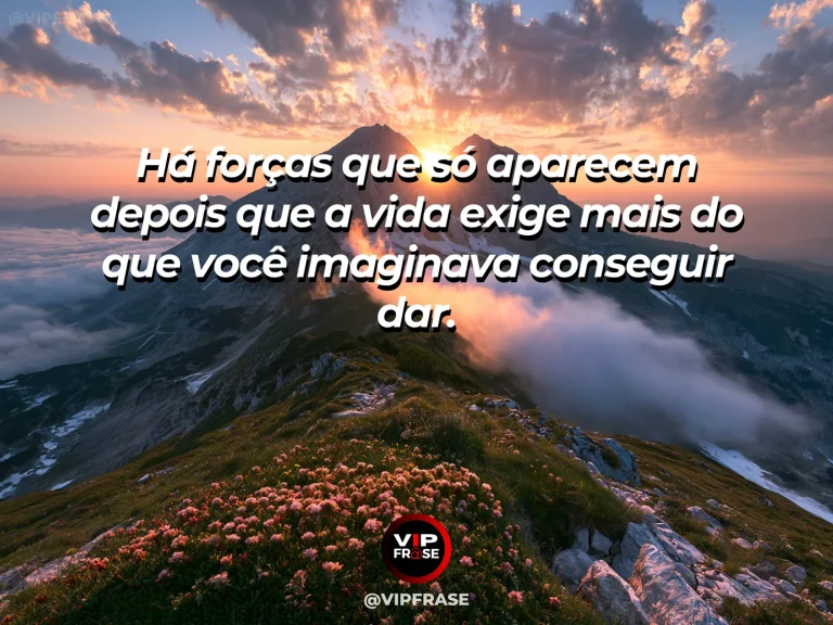 Frase de superação em sun breaking through clouds over a dramatic mountain landscape.